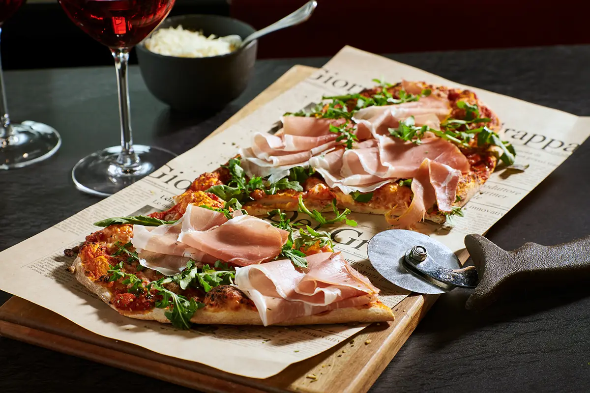 Pizza prosciutto et roquette PACINI Pizza prosciutto et roquette avec mozzarella chez PACINI